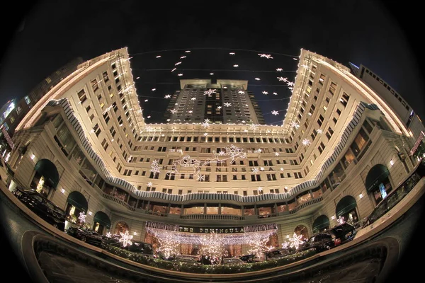 นวาคม 2011 การตกแต งคร มาสออกจากโรงแรมคาบสม — ภาพถ่ายสต็อก