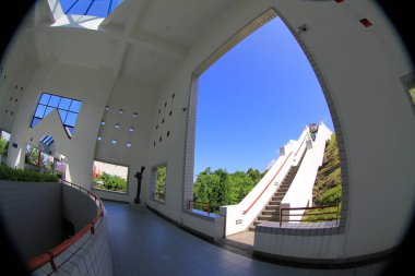 31 July 2011 HKUST is a public research and teaching university located in Clearwater Bay, Hong Kong.