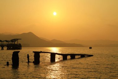 10 April 2011 the sunset of Coastline Ma On shan