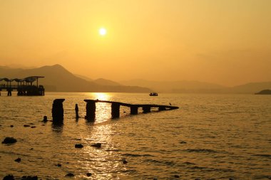 10 April 2011 the sunset of Coastline Ma On shan