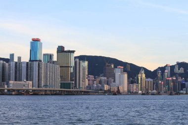 20 Haziran 2011 'de Victoria Limanı açık bir gökyüzünde, Hong Kong