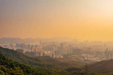8 Mayıs 2022 Skyline Kowloon 'dan Kowloon Viewing Point gün batımında
