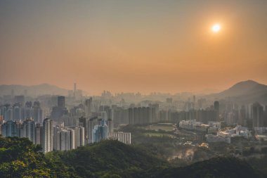 8 Mayıs 2022 Skyline Kowloon 'dan Kowloon Viewing Point gün batımında