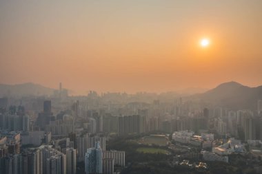 8 Mayıs 2022 Skyline Kowloon 'dan Kowloon Viewing Point gün batımında