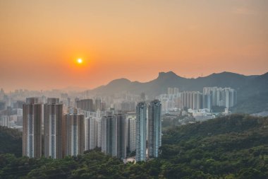 8 Mayıs 2022 Skyline Kowloon 'dan Kowloon Viewing Point gün batımında
