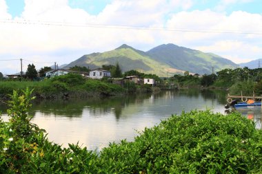 23 Temmuz 2011 Shan Pui Tsuen 'deki balık havuzu, hk