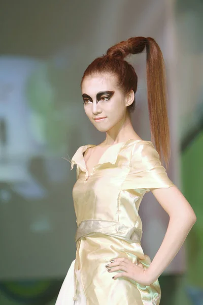 Aug 2011 Models Walk Runway Finale Fashion Show — Stock Photo, Image