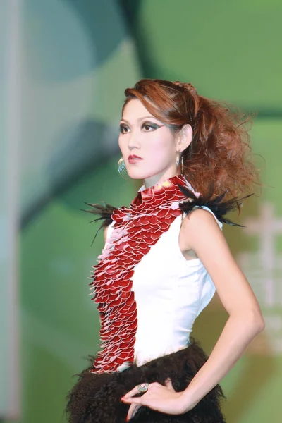Ago 2011 Modelos Caminar Final Pasarela Desfile Moda — Foto de Stock