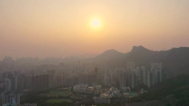 8 Mayıs 2022 Skyline Kowloon 'dan Kowloon Viewing Point gün batımında
