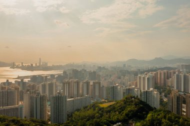 9 Mayıs 2022 Siyah tepe manzaralı Kowloon tarafından