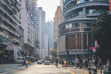 2022 Eylül 23 kalabalık ve kavşaktan geçen araç trafiği