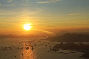 14 Ağustos 2011 Hong Kong Taşkesiciler Köprüsü Taşkesiciler Adası 'nı birbirine bağlıyor.