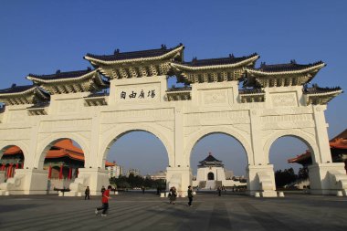 19 Nisan 2011 Taipei 'deki Chiang Kai-shek Anıt Salonu' nun ana kapısı.