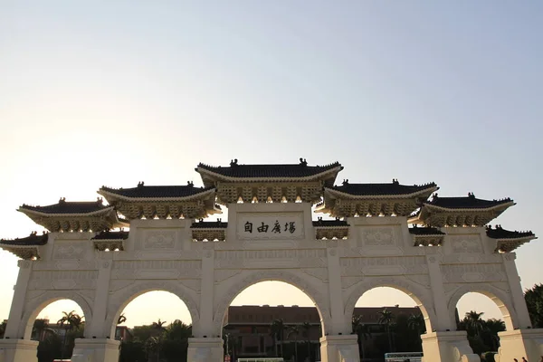 Апреля 2011 Главные Ворота Национального Мемориального Зала Чан Кайши Городе — стоковое фото