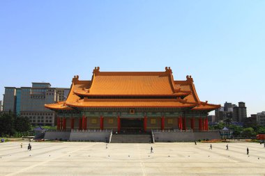 20 Nisan 2011 Chiang Kai-Shek Anma Salonu güneşli bir günde, Özgürlük Meydanı, Taipei, Tayvan.