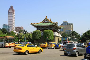 20 Nisan 2011 Taipei, Taiwa 'daki Jingfumen (Doğu Kapısı) eski bina görüntüsü