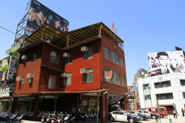 20 Nisan 2011 Taipei 'deki polis karakolunun kırmızı rengi 