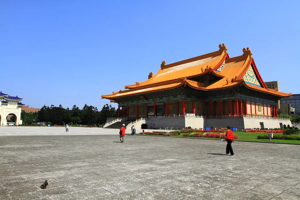 Kwietnia 2011 Chiang Kai Shek Memorial Hall Słoneczny Dzień Plac — Zdjęcie stockowe