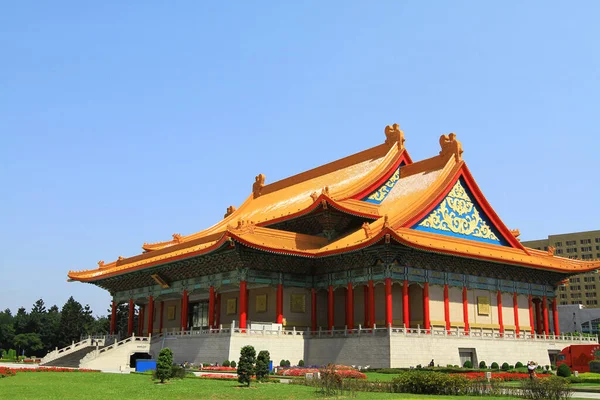 Kwietnia 2011 Chiang Kai Shek Memorial Hall Słoneczny Dzień Plac — Zdjęcie stockowe