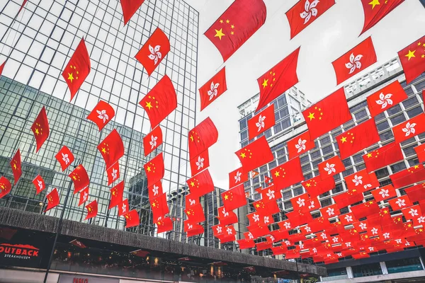 Oct 2022 Banderas Chinas Que Cuelgan Edificio — Foto de Stock