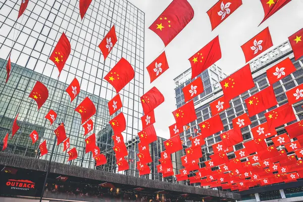 Oct 2022 Banderas Chinas Que Cuelgan Edificio — Foto de Stock
