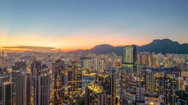 Kowloon, Hong Kong Alacakaranlığı 3 Mayıs 2022