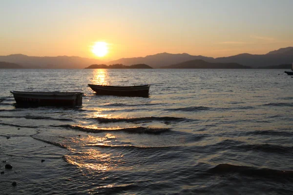 Tramonto Una Spiaggia Rocciosa Hong Kong — Foto Stock