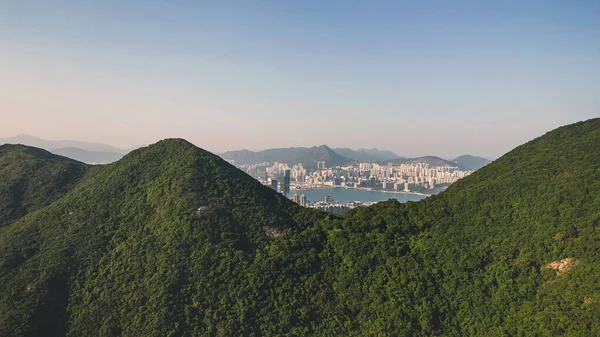 Перевал Квітня 2022Quarry Pass Кваррі Бей Гонконг — стокове фото