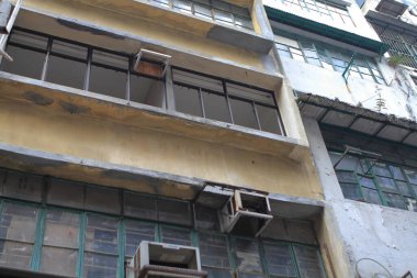 19 Şubat 2012 Central Hong Kong 'daki Tong Lau grubu.