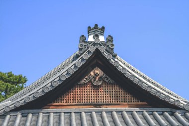 Japonya, Kyoto 'daki İmparatorluk Sarayı' nın çatısında. 8 Nisan 2012