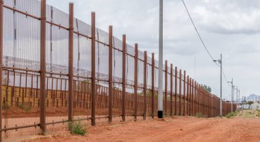 Fence along the border between Arizona and Mexico