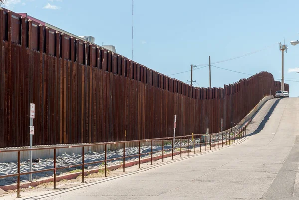 Fence along the border between Arizona and Mexico