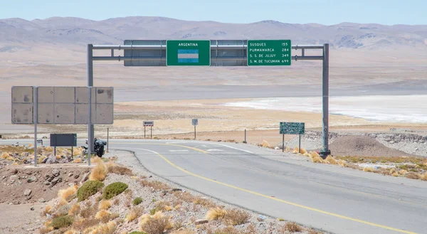 Highway Sign Border Chile Argentina Andes — Zdjęcie stockowe