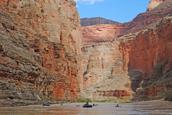 Arizona 'daki Büyük Kanyon' daki Colorado Nehri.
