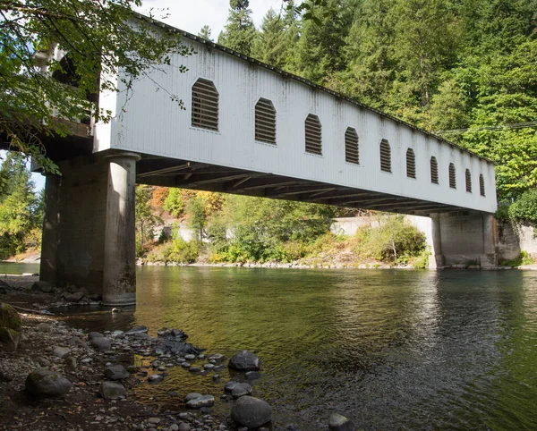 Historyczne Goodpasture Bridge Rzece Mckenzie Pobliżu Eugene — Zdjęcie stockowe