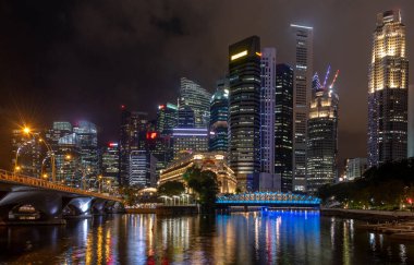 The modern Singapore skyline at night