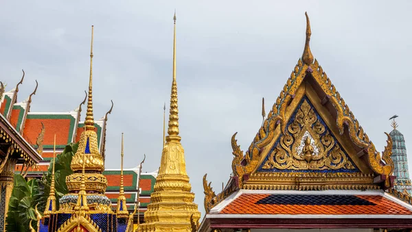 Wat Phra in downtown Bangkok