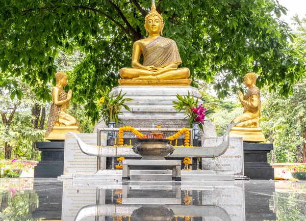 Statue Benjakitti Park Downtown Bangkok — Fotografia de Stock