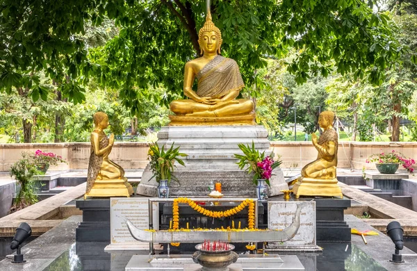 Statue Benjakitti Park Downtown Bangkok — Φωτογραφία Αρχείου