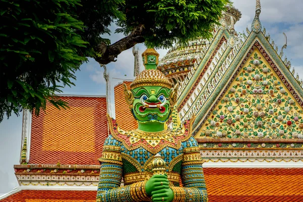 Bangkok 'taki tarihi Wat Arun Budist Tapınağı