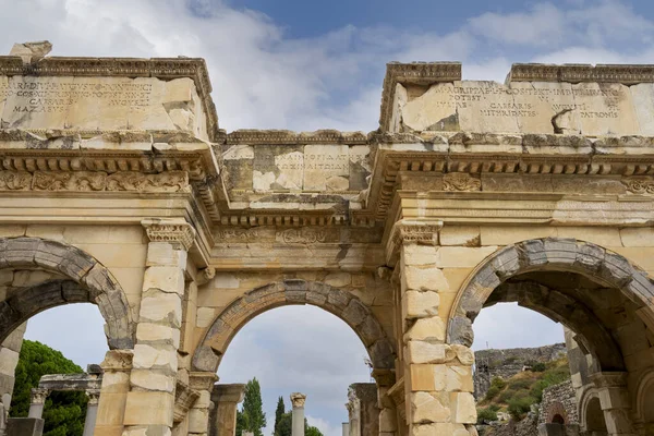 Detalles Mazeus Mitrídates Puerta Éfeso Antigua Ciudad Efeso Era Una —  Fotos de Stock