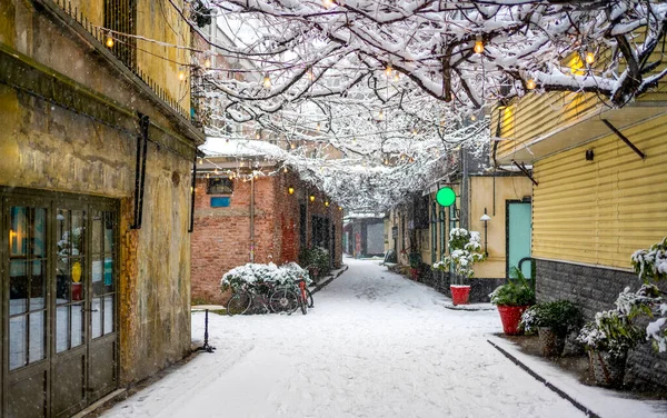 Dia Inverno Uma Rua Nevada Distrito Karakoy Istambul Turquia — Fotografia de Stock