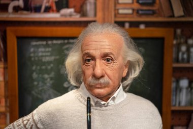 Albert Einstein, Madame Tussauds İstanbul 'da balmumu heykel yapıyor. Albert Einstein tüm zamanların en büyük fizikçilerinden biri olarak tanınan bir teorik fizikçiydi. 2021.