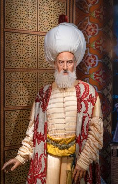 Madam Tussauds İstanbul 'da Kanuni Sultan Süleyman (Muhteşem Süleyman) balmumu heykeli. Süleyman, Osmanlı İmparatorluğu 'nun onuncu ve en uzun süredir hüküm süren sultanıydı..