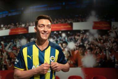 Bayan Tussauds İstanbul 'da Mesut Özzil balmumu heykeli. Mesut Özzil Türk futbolcu. 2021.