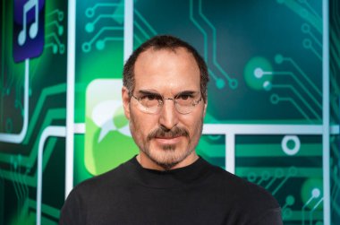 Steve Jobs, Madame Tussauds İstanbul 'da balmumu heykel yapıyor. Apple Inc. 2021 'in başkanı, yönetim kurulu başkanı ve kurucusuydu..