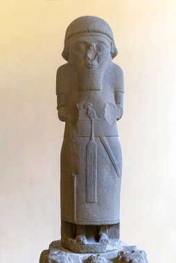 Bir Arap (Hitit) Kralının heykeli. Hitit Dönemi MÖ 9. yüzyıl. İstanbul Arkeoloji Müzesi.