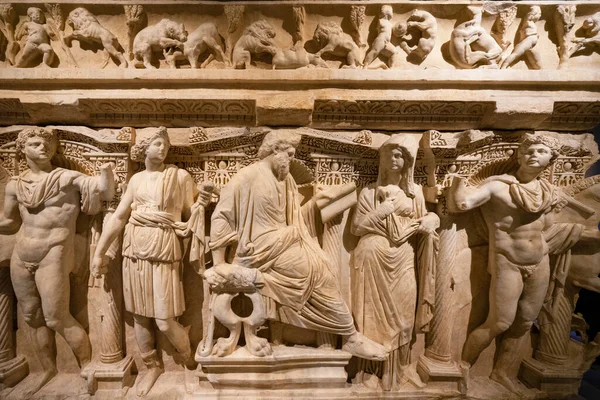 İstanbul Arkeoloji Müzesi, Türkiye 'deki Sidamara Lahitinin ayrıntılı görünümü.