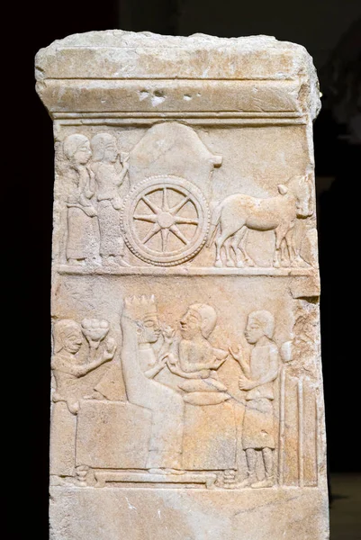 Μαρμάρινη Ανατολιανή Περσική Επιτύμβια Στήλη Από Δασκύλλιο 5Ος Αιώνας Αρχαιολογικό — Φωτογραφία Αρχείου