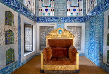 İstanbul Topkapı Sarayı 'nda Osmanlı Sultanı Mahmud' un tahtı.